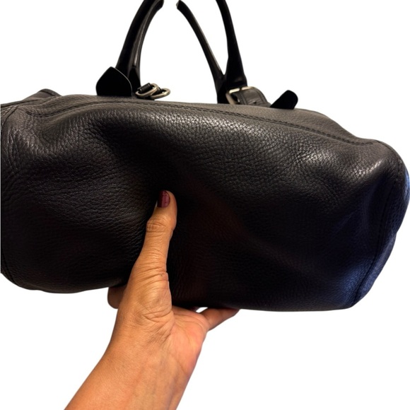 Cole Haan Elegant Black Leather Tote Bag in great conditions comfy and chic - Picture 8 of 16